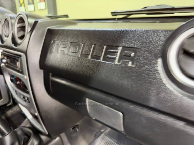 TROLLER - T4 - 2012/2012 - Prata - R$ 135.900,00